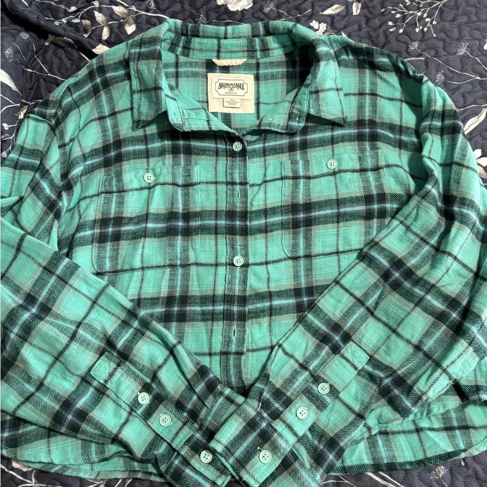 American Eagle Outfitters Plaid Button Down Shirt